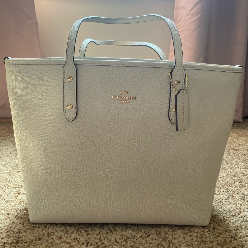 Coach Central Tote with Zipper